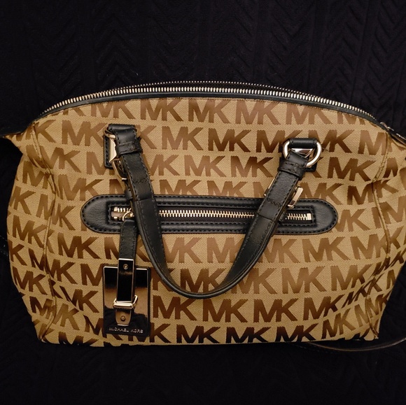 Michael Kors tote - Picture 1 of 3